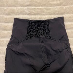 Lululemon Black Leggings w/ Velvet Floral Accents (Size 10)